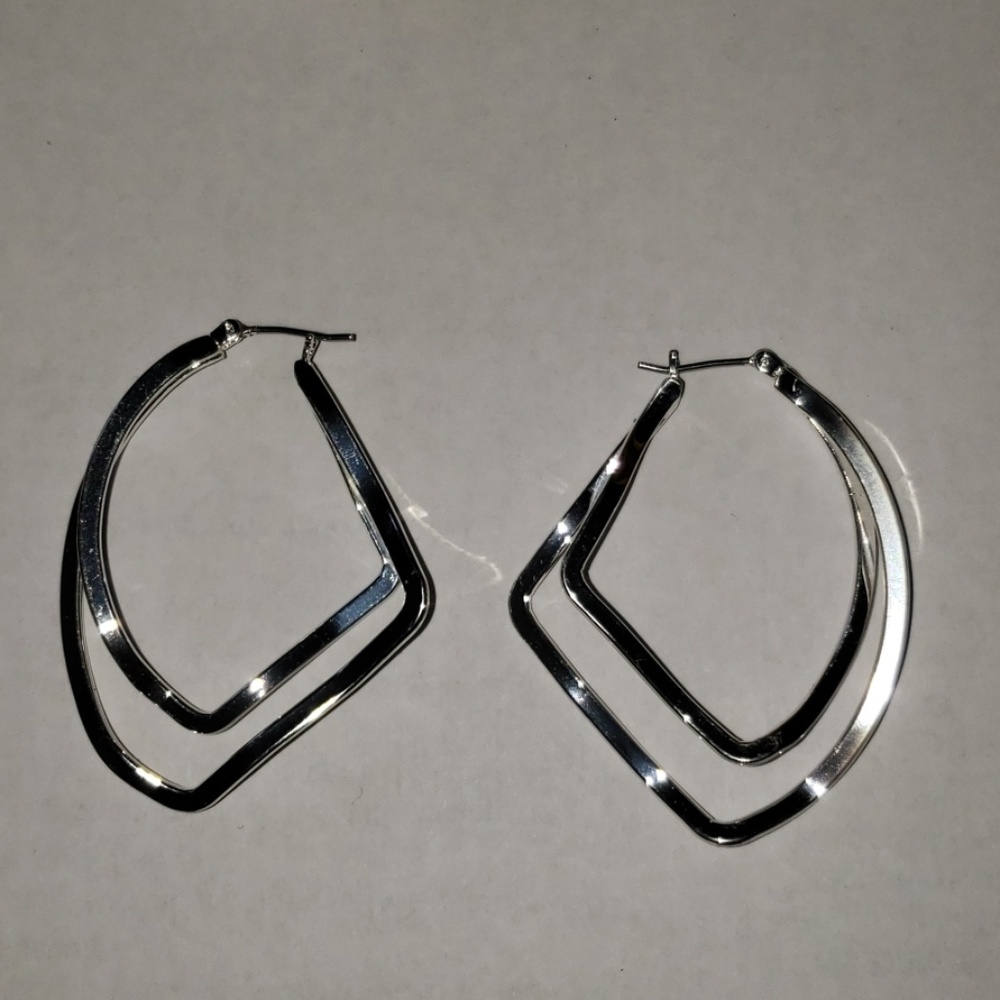 💎Silver Tone Polished Dangle Drop Earrings